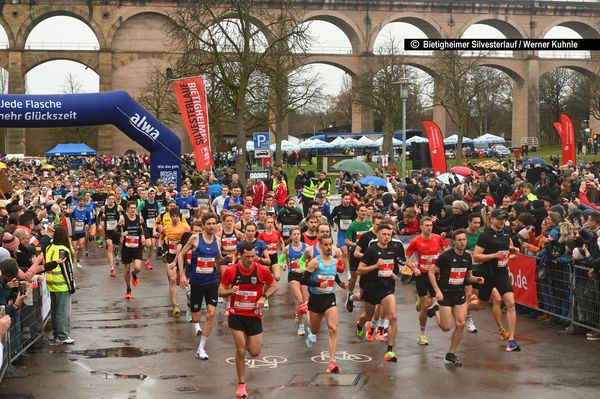 Start der 3.000 Silvester-Läufer und -Läuferinnen vor der Kulisse des Bietigheimer Viadukts