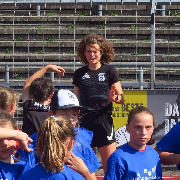 Aufwärmen mit Alina Reh