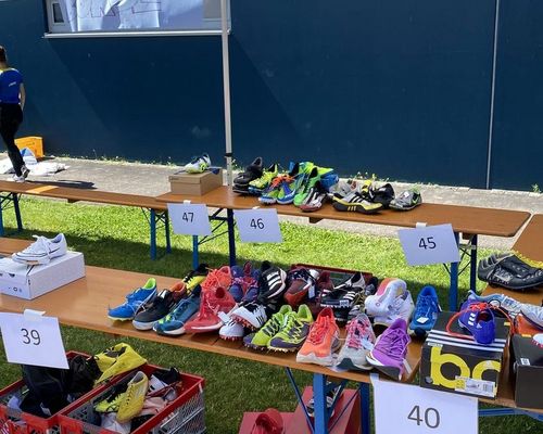 Spikesbörse bei den WLV-Teamwettkämpfen der Jugend U14/U16 in Sindelfingen